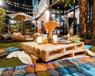 Wayha Hostel Don Mueang Airport - Băng Cốc - Hàng hiên