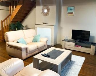 Grand Appartement Idealement Situe 7 Pla - Desvres - Salon