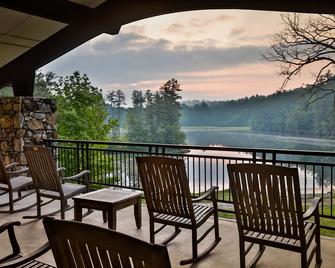 Kanuga Inn and Lodging - Hendersonville - Balcony