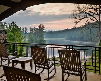 Kanuga Inn and Lodging - Hendersonville - Balkon