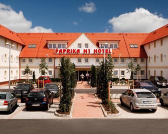 Paprika M1 Hotel - Straß-Sommerein - Gebäude
