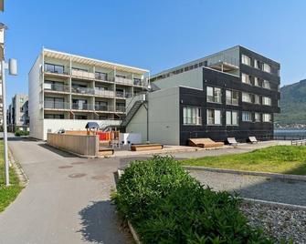 Aurora Waves by Paramount - Tromsø - Building