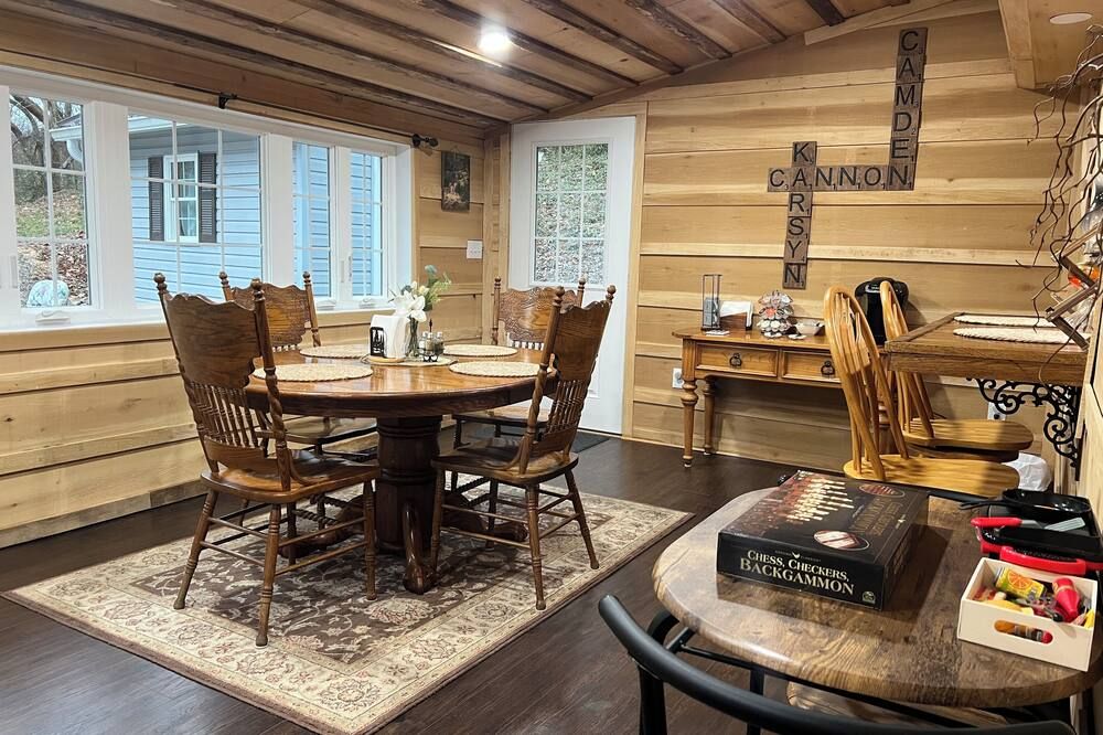 Cannon Cliffside River Retreat- Free Wifi