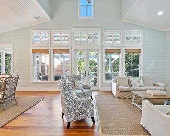 1002 E Cooper The Folly Peach Beautiful Spacious House Steps From The Beach - Folly Beach - Salon