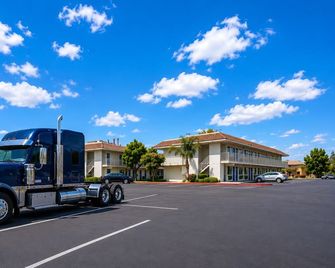 Motel 6 Bakersfield, Ca - Airport - Μπέικερσφιλντ