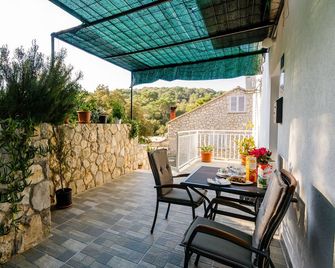 Apartments Lorena Mljet - Pomena - Balcony