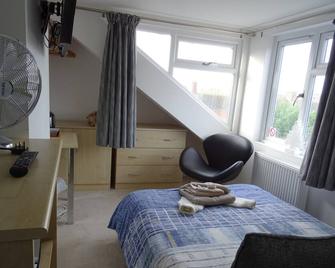 Barnes's Rest Bed & Breakfast & Caravan - Weymouth - Bedroom