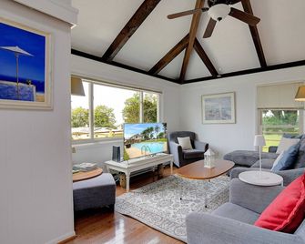Private Pool & Stunning Bay Views on Kent Island - Stevensville - Sala de estar