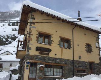 El Invernal de Picos - Boca de Huérgano - Building