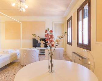 Villa Volpi - Venice