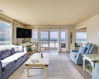 Oceanfront Oregon Retreat - Pool, Sauna & Patio! - Lincoln Beach