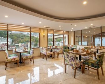 8fold by LaRiSa - Shimla - Restaurante