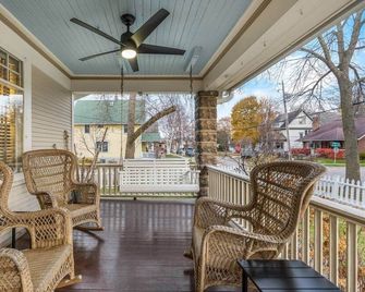 The Cedar Snug in the heart of Cedarburg - Cedarburg - Balcony