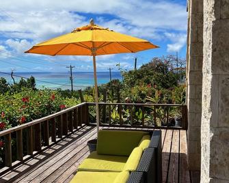 Ocean View Capitol Hill Studio with Sunset Deck - Capitol Hill - Balkon