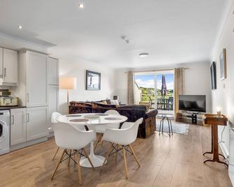 4 Harbour Heights - Clifden - Dining room