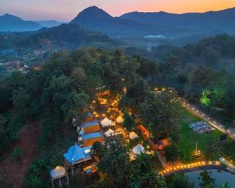 Camp Ta Torn Yorn Meakampong Chiang Mai - Ban Sahakon - Outdoors view