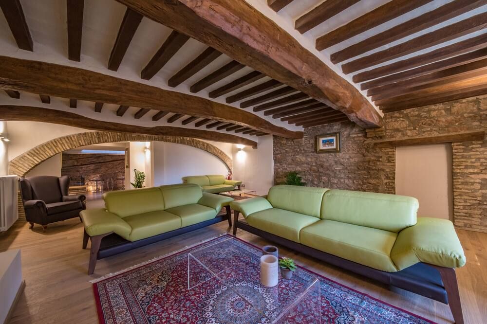 تو بالازو - اسيسي - غرفة معيشة