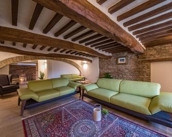 Hotel Il Palazzo - אסיסי - סלון