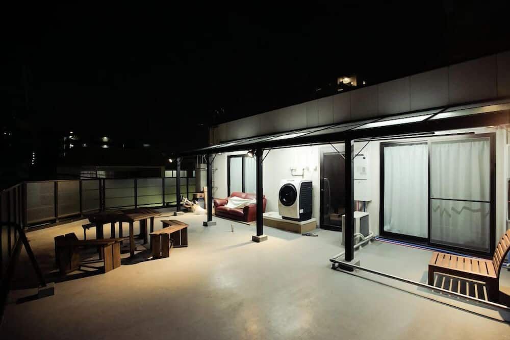 جولدن جيست هاوس هاكاتا - هوستل - فوكوكا - شرفة مرصوفة