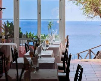 Inn & Art Madeira - Caniço - Restaurante