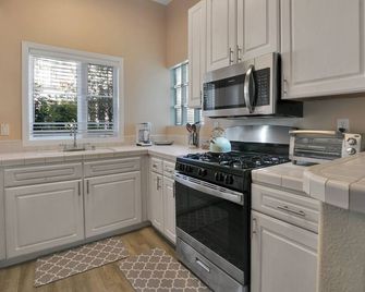 Steps to beach, restaurants, Wharf, Boardwalk, shops, pet friendly, fast Wifi, Lighthouse - Santa Cruz - Cuisine