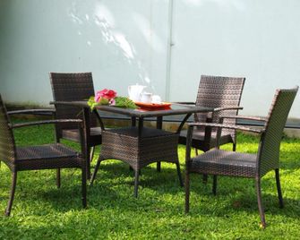 Hostel City Hub Colombo Airport - Seeduwa - Patio