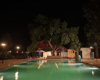 Anamala Serenity Homestay - Thiruvilwamala - Pool