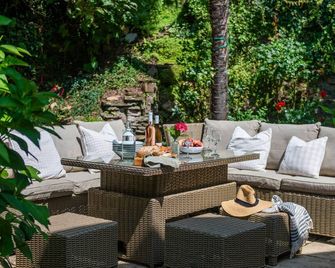 Thatchways - a house that sleeps 7 guests in 4 bedrooms - Thurlestone - Patio