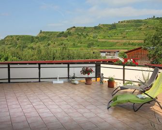Vacation apartment 58sqm, 2 bedrooms, max. 4 persons, 1 - 4 persons - Winzerhof - Vogtsburg im Kaiserstuhl - Balkon
