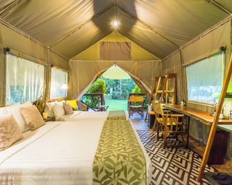 Hintok River Camp - סאי יוק - חדר שינה