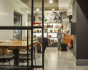 The Corner House - Seville - Front desk