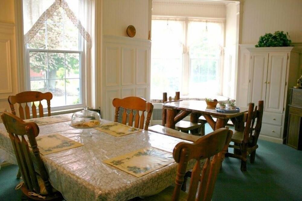 The Cozy Afghan Bed & Breakfast - Saint Marys - Comedor