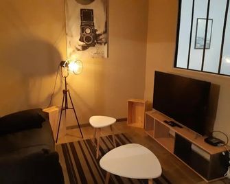 Rouen Sweet Home 2 - Rouen - Living room