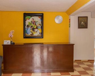 OYO Hotel Marías,aeropuerto Internacional De Chetumal - Chetumal - Recepción