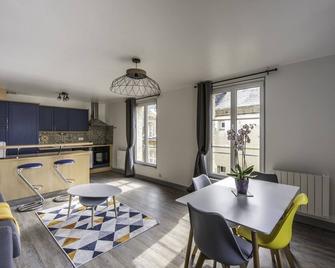 El arco iris entre port et plage - Dieppe - Dining room