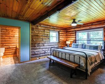 NEW Indoor Pool | Game Rm, Private Log Cabin - Fun for All Ages 4b/3b sleep 14 - Dover - Bedroom