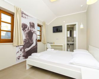 Hostel Dvor - Split