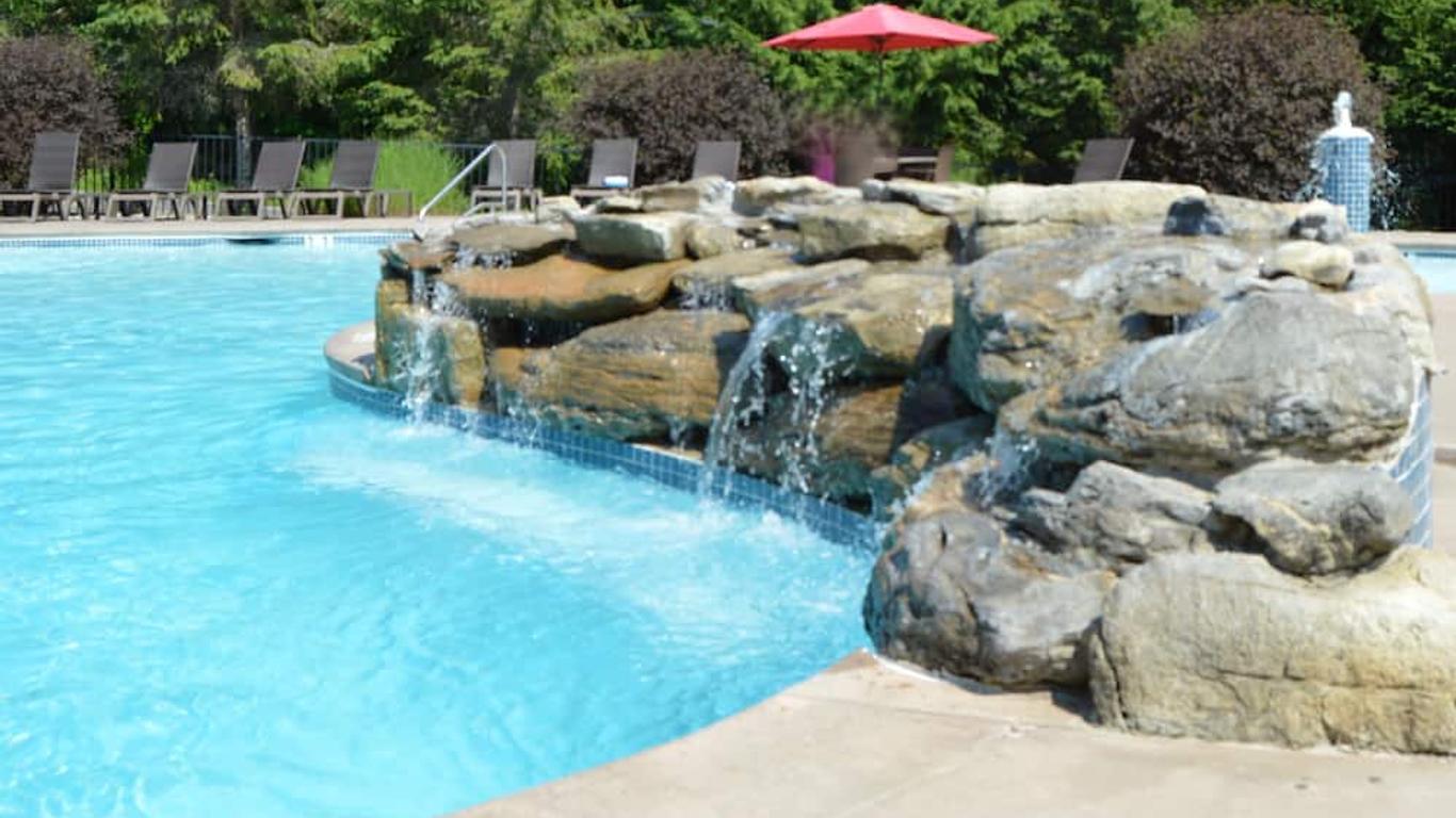 Woodfield Manor Resort, A Sundance Vacations Resort