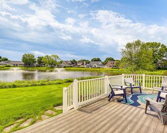 5 Mi to Beach Lewes Home with Deck and Pond View - Lewes - Patio