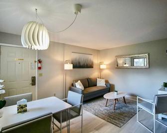 Bigfork Bungalow - Bigfork - Living room