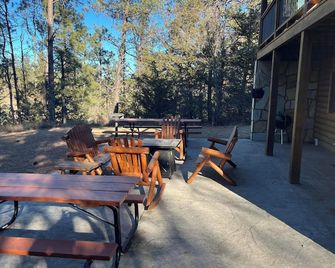 Spacious Niobrara River Cabin - Valentine - Innenhof