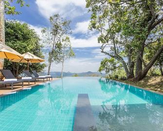 Mountbatten Bungalow- Thema Collection - Kandy - Piscina