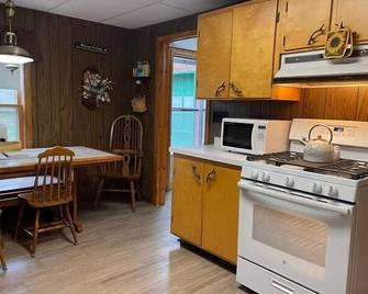 Camp North Country - Old Forge - Old Forge - Kitchen