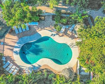 Convenient & Well-Located Condo w/Shared Washer/Dryer, Pool, and Free WiFi - Anna Maria - Pool