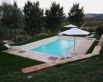 Gubbio, Montelujano, Monticelli 4 - Gubbio - Pool