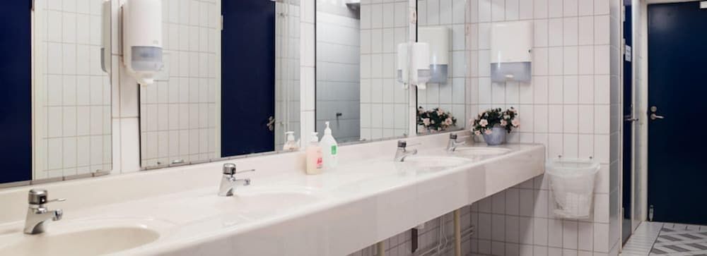 Hotell Sport & Rest - Öjebyn - Badkamer