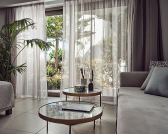The Royal Blue - Panormos - Living room