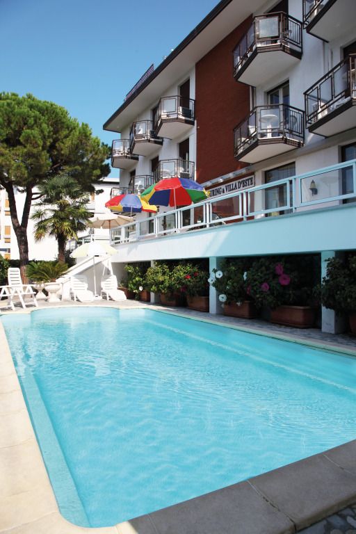 Hotel Touring - גראדו - בריכה