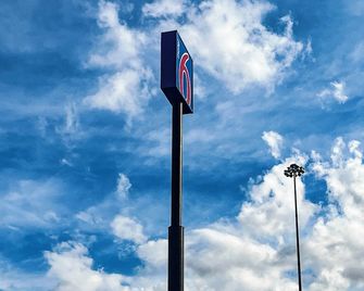 Motel 6 Crowley, La - Crowley