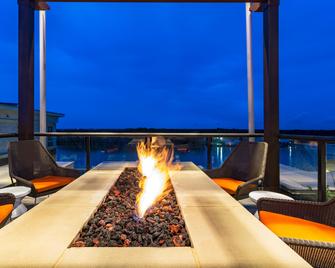 Homewood Suites by Hilton Savannah Historic District/Riverfront - Savannah - Balcón
